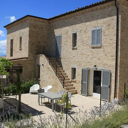 Monte Calvo Vista Mare Апартаменты